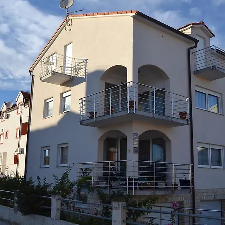 Mara Apartment Vodice
